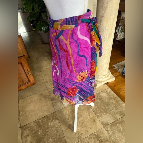 Iris Impressions wrap around silky skirt lined size medium beautiful colors - Picture 5 of 6